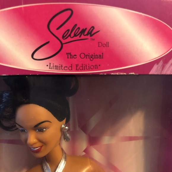 Selena Doll The Original •Limited Edition• - Picture 2 of 4